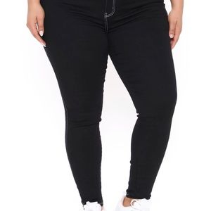 Tawnya Curvy High Rise Skinny Jeans - Black